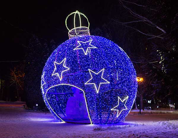 Новогодний декор в Симферополе